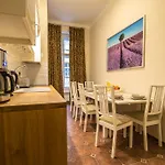 Colonial Ruterra 2Bdr Apartment